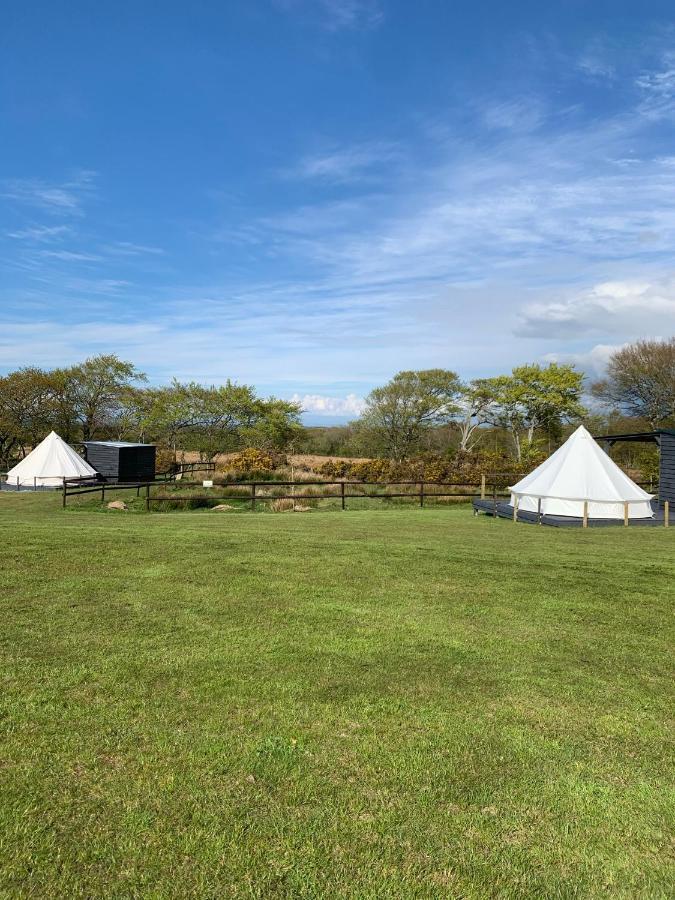 Luxury tent Bell Tent 1 Glyncoch Isaf Farm Llwyn-Dafydd