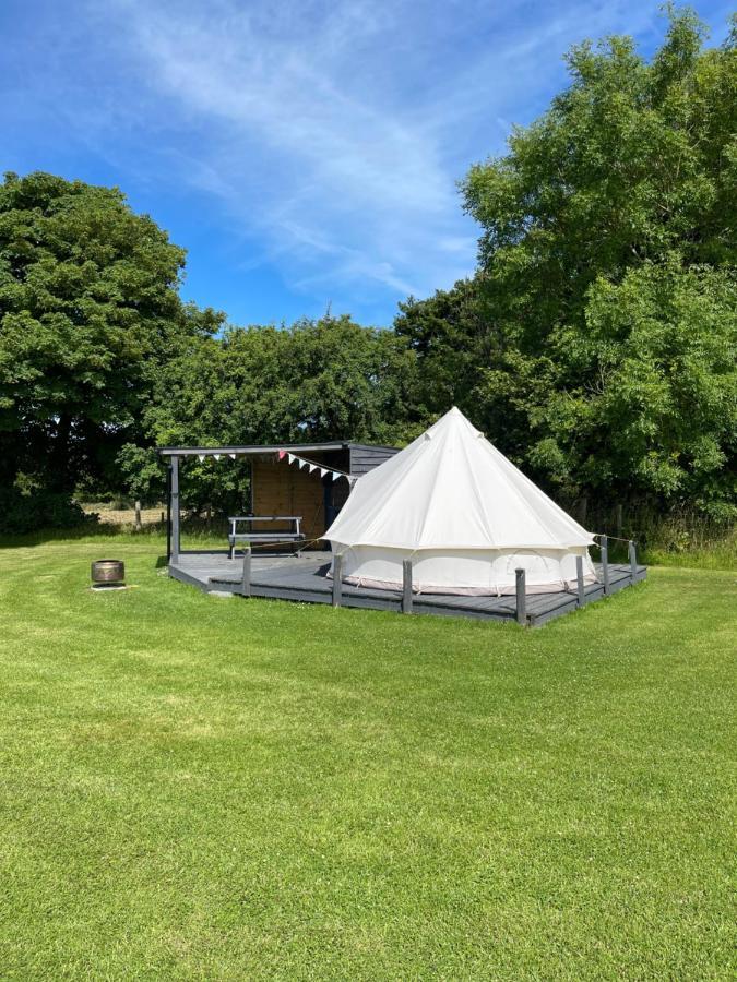 Luxury tent Bell Tent 1 Glyncoch Isaf Farm Llwyn-Dafydd