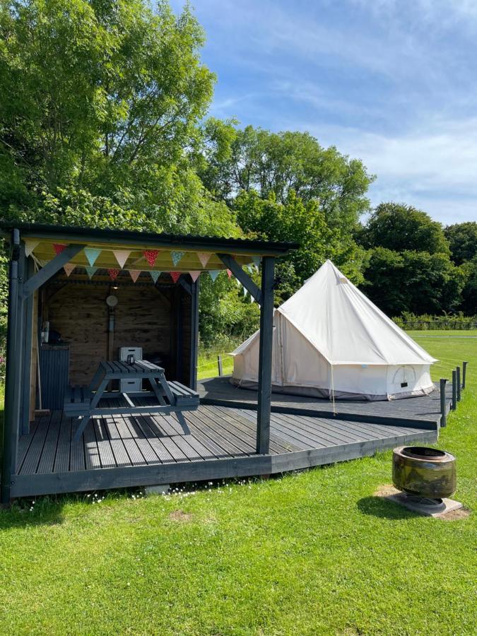 Bell Tent 1 Glyncoch Isaf Farm * Llwyn-Dafydd